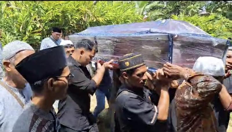 20230719-Jenazah-Jemaah-Haji-Asal-Bangka-yang-Wafat-di-Medan-Tiba-di-Rumah-Duka.jpg