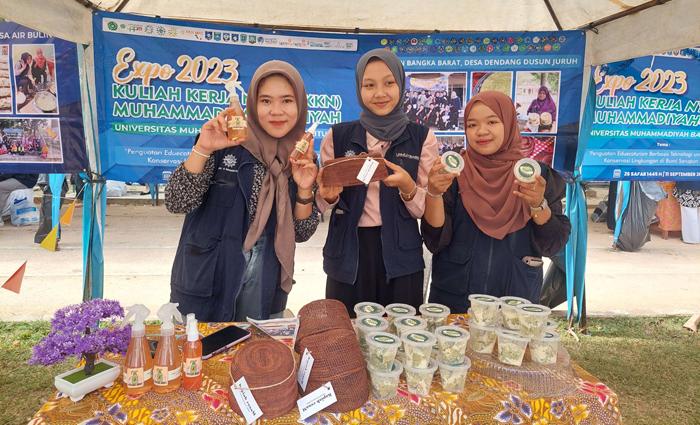 20230912-wMahasisa-KKN-MAs-2023-Desa-Dendang-perkenalkan-produk-hasil-karya-pada-EXPO-KKN-MAs-2023.jpg