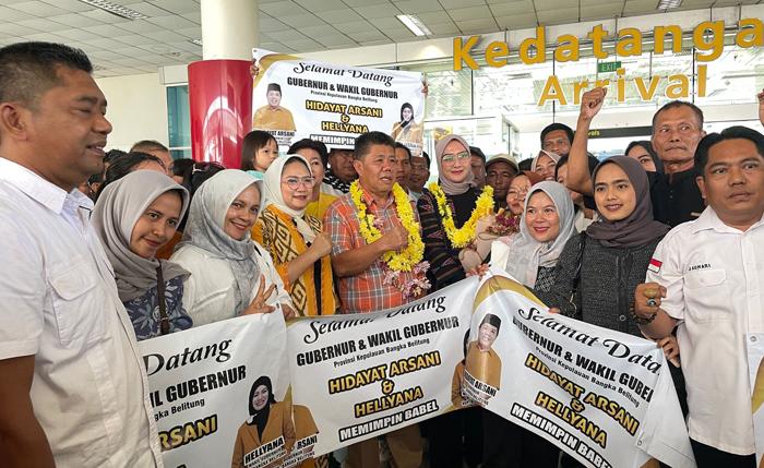 20250225-Hidayat-Arsani-disambut-pendukung-dan-simpatan.jpg