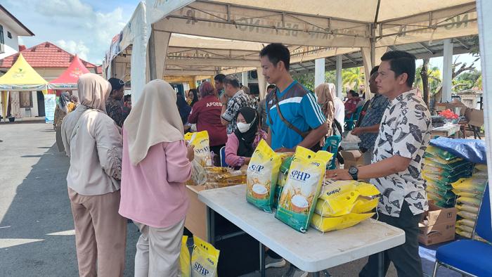 belitung/20250828-Kejari-Beltim-gelar-pasar-murah.jpg