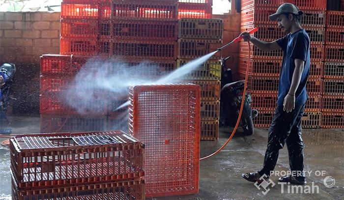 20251108-T-Timah-Tbk-menyalurkan-bantuan-mesin-steam-air-ke-mitra-binaan.jpg