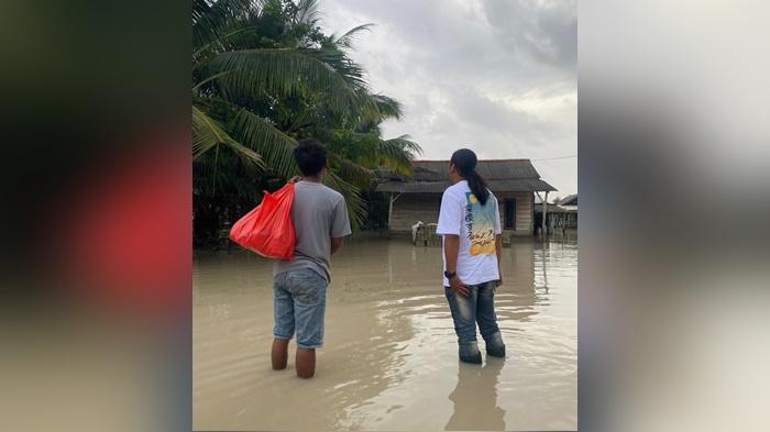 Banjir Melanda Lubuk Besar, Thorcon Salurkan Bantuan untuk Warga Terdampak