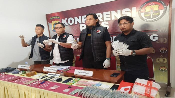 Kolaborasi Polisi, Bea Cukai, dan BNNK Gagalkan Peredaran 3.050 Butir Tramadol di Belitung