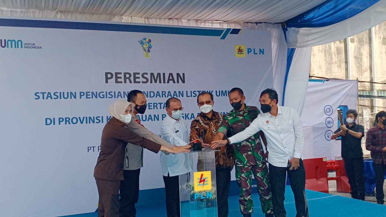 Gubernur Erzaldi dan GM PLN Resmikan SPKLU Pertama di Bangka Belitung