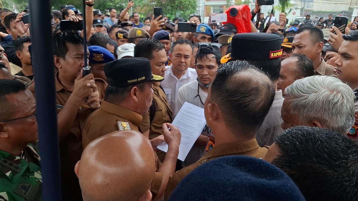 Aksi Demo Penambang di Babel, Gubernur Hidayat Arsani Tegaskan Penegakan Hukum