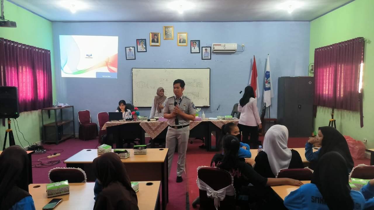PT-Jasa-Raharja-melalui-program-PPKL-berupaya-menekan-angka-lakalantas-di-kalangan-pelajar.jpg