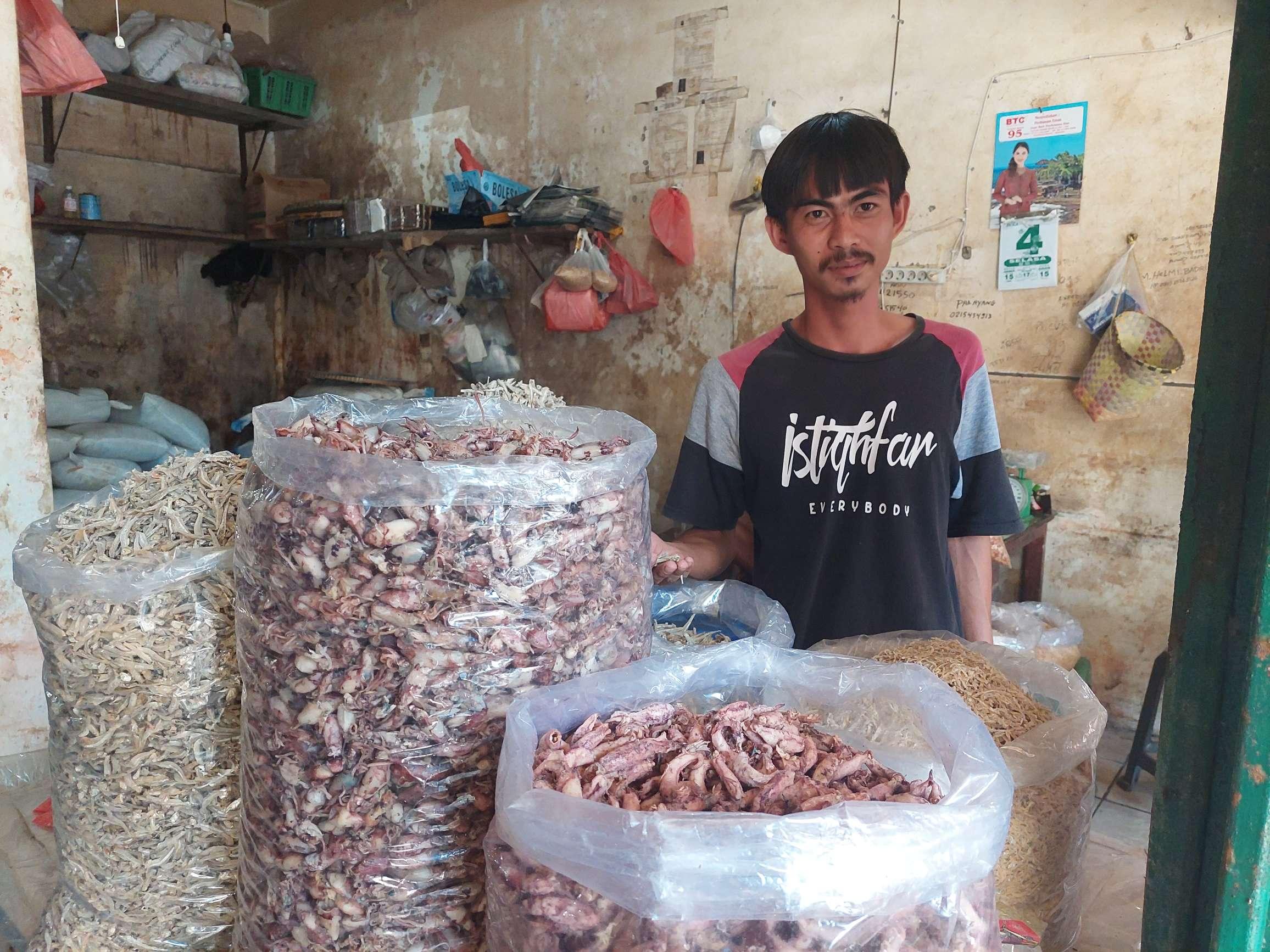 Harga Melonjak, Peminat Ikan Asin Menurun