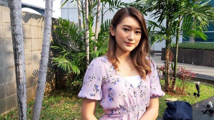 amanda-caesa-ditemui-di-gedung-trans-tv-jalan-kapten-tendean.jpg