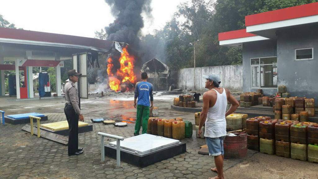 Ini Foto - Foto Kebakaran APMS di Desa Dendang