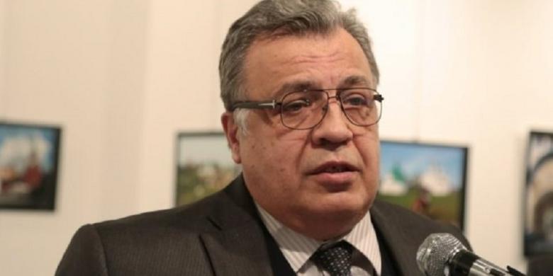 duta-besar-rusia-untuk-turki-andrei-karlov_20161220_101456.jpg