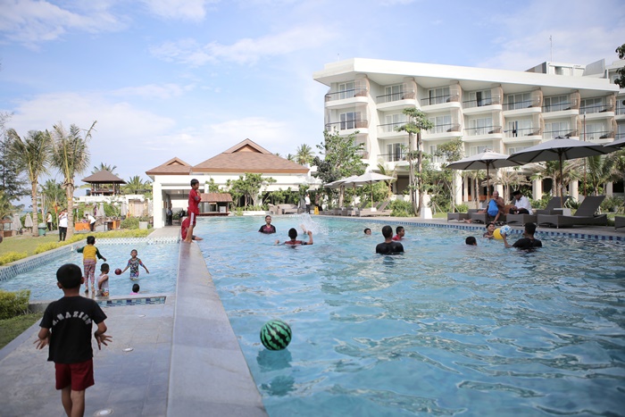 hotel-santika-premiere-beach-resort-belitung.jpg