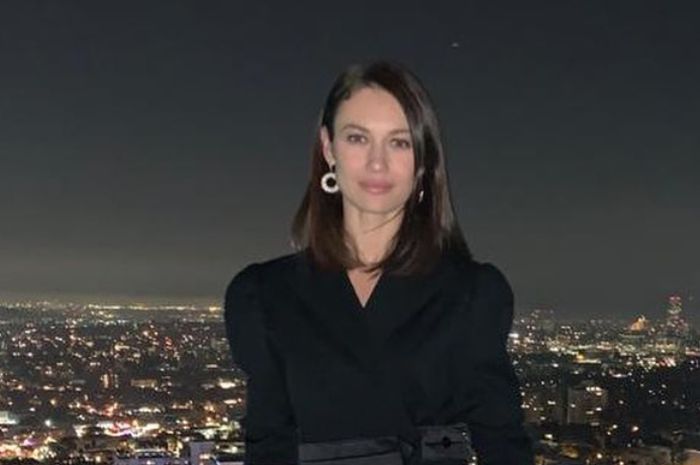 olga-kurylenko-mengabarkan-positif-terinfeksi-virus-corona.jpg