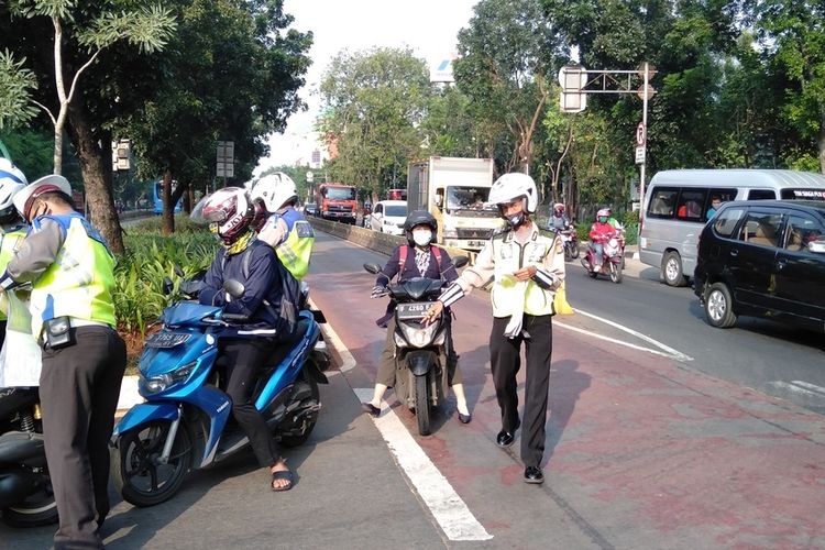 operasi-di-depan-bkn.jpg