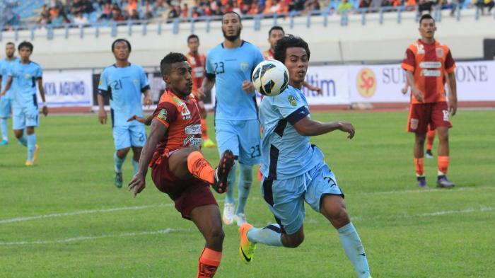 Hatrik Dzumafo Bawa Persela Libas Gresik United