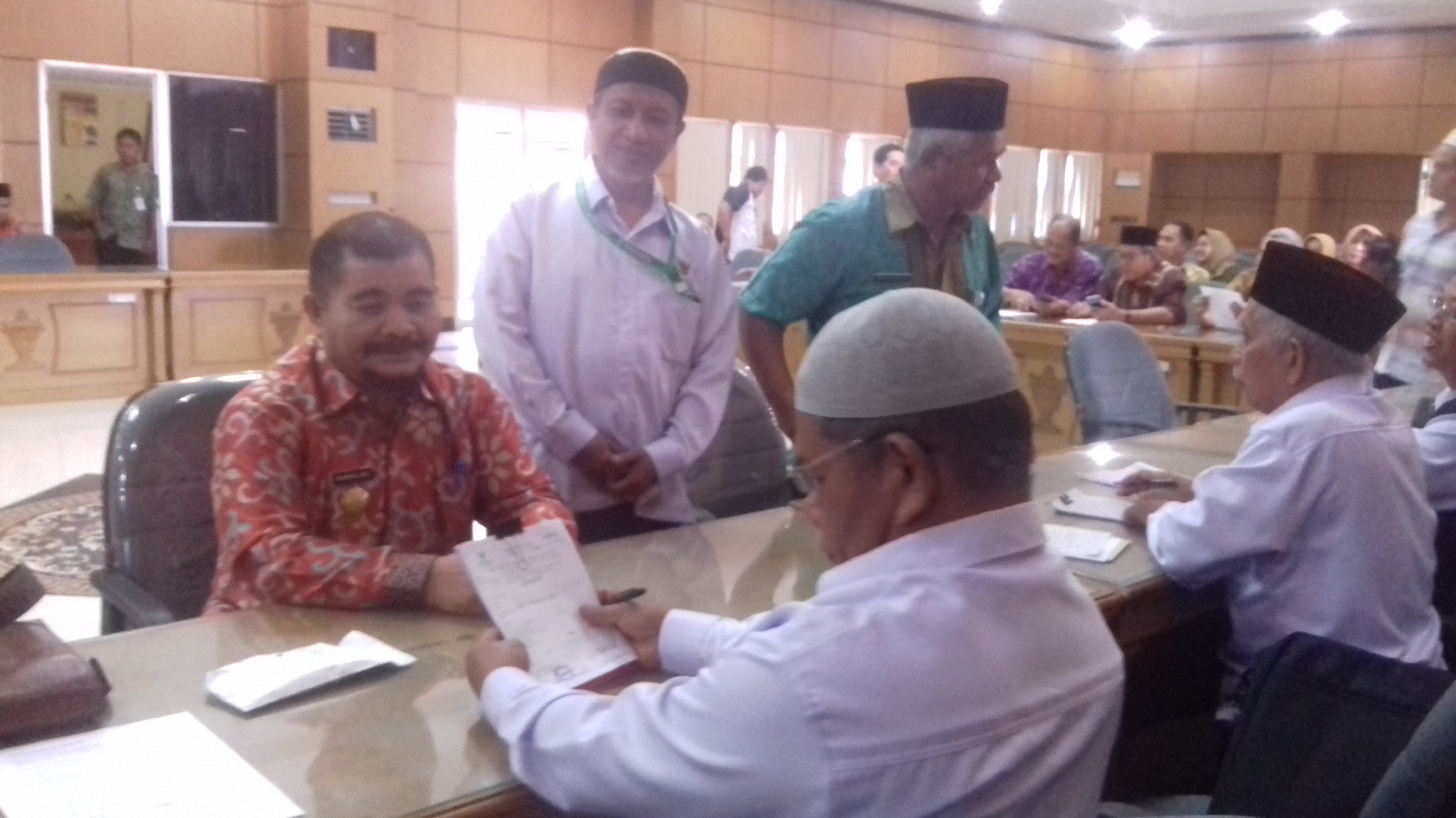 Pjs Bupati Belitung Pertama Lakukan Pembayaran Zakat Serentak di Lingkungan Pemda Belitung