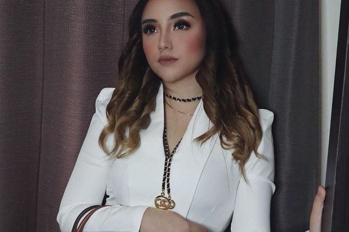 Salmafina Sunan Mesra Bareng Pria Bule setelah Sembuh dari Sakit, Ini Potretnya