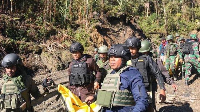 sebelum-ditembak-korban-penembakan-kkb-papua.jpg