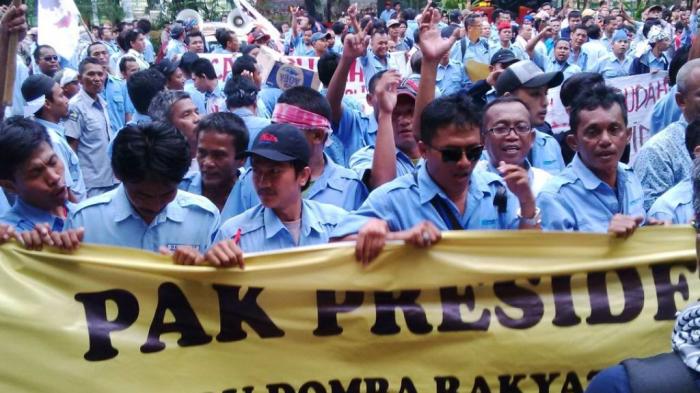 Pengunjuk Rasa Mengamuk Setelah Bertemu Menkominfo