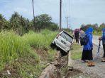 1701-mobil-avanza-kecelakaan.jpg