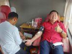 2022-ketua-baguna-pdip-belitung-timur-kamarudin-muten-ikut-donor-darah.jpg