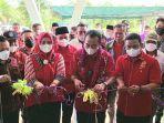 20220204-memotong-pita-peresmian.jpg
