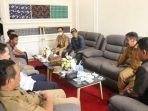 20220927-Pertemuan-Ketua-DPRD-Belitung-Ansori-Bupati-Belitung-Sahani-Saleh-dan-Assapel.jpg