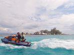 20230206-Wisatawan-Mengendarai-Jet-Ski-di-Sekitar-Laut-Belitung.jpg