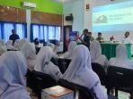 20230228-Kegiatan-Pelindo-Mengajar-di-SMA-Negeri-2-Tanjungpandan.jpg
