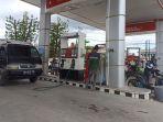 20230302-Antrean-kendaraan-di-SPBU.jpg