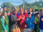 20230502-Pj-Gubernur-Babel-Suganda-Pandapotan-Pasaribu-Berfoto-Bersama-Usai-Upacara-Hardiknas.jpg