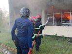 20230514-Gedung-di-Padang-Terbakar.jpg