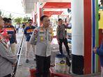 20230914-Kapolda-babel-Berbincang-dengan-sopir-yang-antre-di-SPBU.jpg