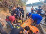20231119-Tim-SAR-Gabungan-mengevakuasi-jenazah-AZ-remaja-yang-tenggelam-di-Kkolong-Temberan.jpg