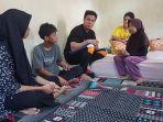 Nurlaela yang Mengalami Kebutaan Akibat KDRT Kaget saat Dikunjungi Baim Wong dan Diberikan Bantuan