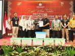 20240302-Penyerahan-berita-acara-rapat-pleno-rekapitulasi-Pemilu-2024-tingkat-kabupaten.jpg