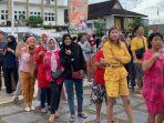 Demi Beras Murah Warga Pangkalpinang Rela Antre di Gerakan Pangan Murah