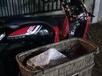 20240330-Sepeda-motor-dan-ambong-pempang-keranjang-yang-dipakai-terduga-pelaku-pencurian.jpg