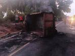 Truk Bermuatan Pertalite Terbakar Usai Alami Kecelakaan Tunggal di Desa Penyak Bangka Tengah