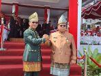 Beda Gaya Burhanudin dan Khairil Anwar saat Datang Hadiri Upacara Peringatan HUT RI ke-79 di Beltim