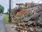 20241129-Tembok-penahan-tebing-di-Jalan-Tebing-Salam-Mentok-ambruk.jpg