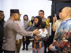 20241207-Kapolda-Babel-bertemu-ibu-dan-anak-korban-penyekapan-di-Mapolres-Bangka.jpg