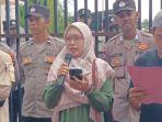 Massa dari Batu Beriga Demo di PN Koba, Tuntut 3 Warga Dibebaskan, Sebut Korban Kriminalisasi Polisi