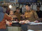 20250304-Bupati-Beltim-tinjau-Pasar-Lipat-Kajang.jpg