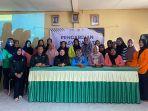 20250615-Foto-bersama-dalam-kegiatan-pelatihan-teknik-akupresur-di-Desa-Sungai-Padang.jpg