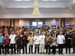 20250710-Foto-bersama-usai-penyerahan-bantuan-modal-dari-PT-Timah-Tbk-kepada-18-BUMDes.jpg