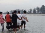 BREAKING NEWS: Sosok Mayat di Pantai Air Anyir Bangka, Beredar Video Pria Menangis 