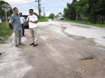 20250924-Wakil-Bupati-Belitung-Syamsir-berbincang-dengan-pimpinan-PT-AKU.jpg