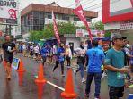 Ribuan Peserta Babel Run 2023 Tetap Semangat Meski Diguyur Hujan