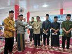 Bupati-Bangka-Mulkan-bersama-Bank-Sumsel-Babel-Cabang-Sungailiat-memberikan-santunan.jpg
