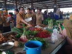 Bupati-dan-jajaran-saat-meninjau-pasar-tradisional-menjelang-Hari-Raya-Iduladha-2024-Selasa-116.jpg
